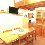 بيت للعطل House Gennemari *